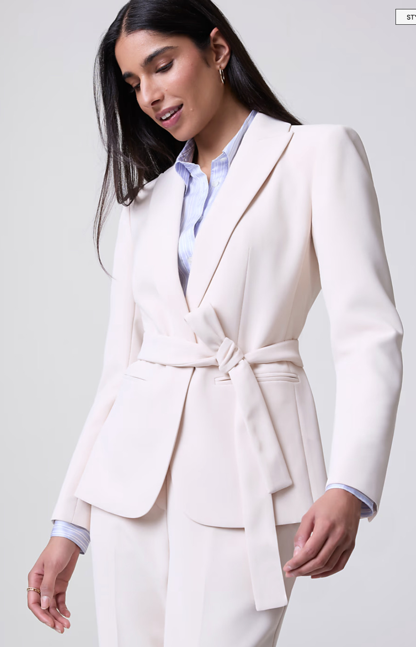 NEW ANN TAYLOR IVORY WHISPER BELTED FLUID CREPE BLAZER JACKET SIZE 2